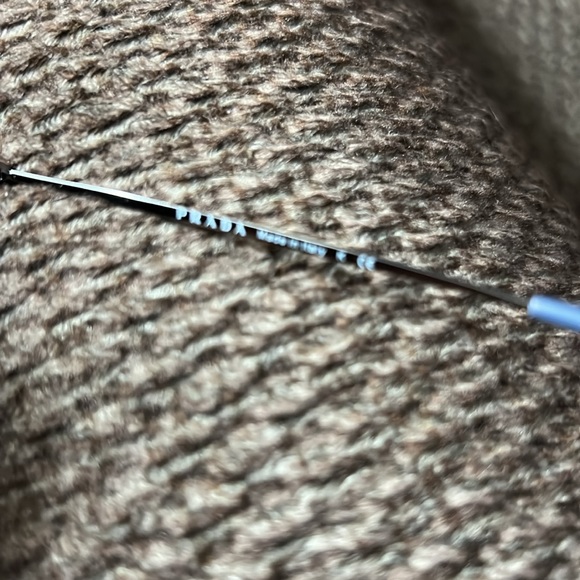 Prada Aviators with case and cloth - Picture 5 of 17